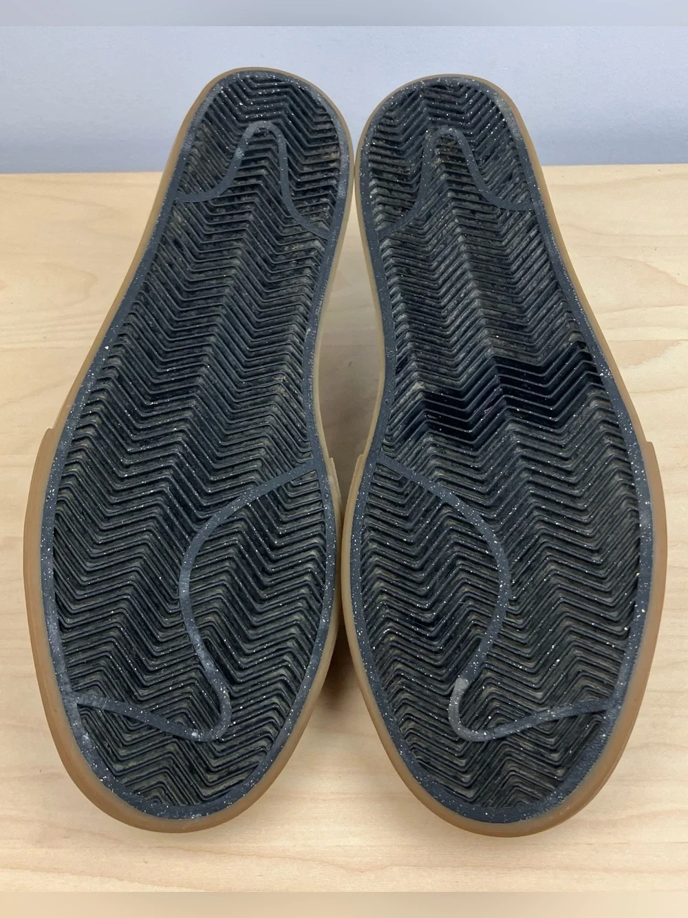 Nike Men’s Size 11.5 SB Clutch Black Canvas Gum Low Top Athletic Skate Shoes